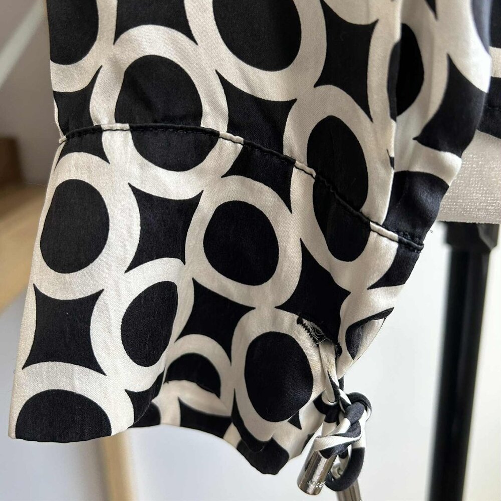 Vintage Josef Black & Ivory Pure Silk Geometric Print Button-Front Blouse – US 6 - Picture 8 of 9